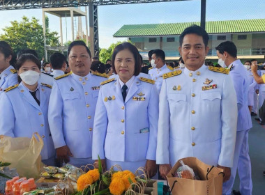 เข้าร่วมพิธีสวดพระพุทธมนต์และทำบุญตักบาตรถวายพระราชกุศลเนื่องในวันนวมินทรมหาราช ... พารามิเตอร์รูปภาพ 3