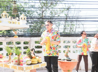ไหว้สักการะสิ่งศักดิ์สิทธิ์เนื่องในวันสงกรานต์ 2568 พารามิเตอร์รูปภาพ 10
