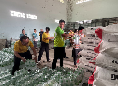 สหกรณ์จังหวัดนครสวรรค์ส่งมอบน้ำดื่มช่วยเหลือสมาชิกสหกรณ์ผู้ประสบอุทกภั ... พารามิเตอร์รูปภาพ 10